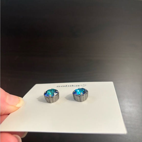 Sabika Bermuda Blue Studs Manhattan Size. NEW! - Picture 6 of 6